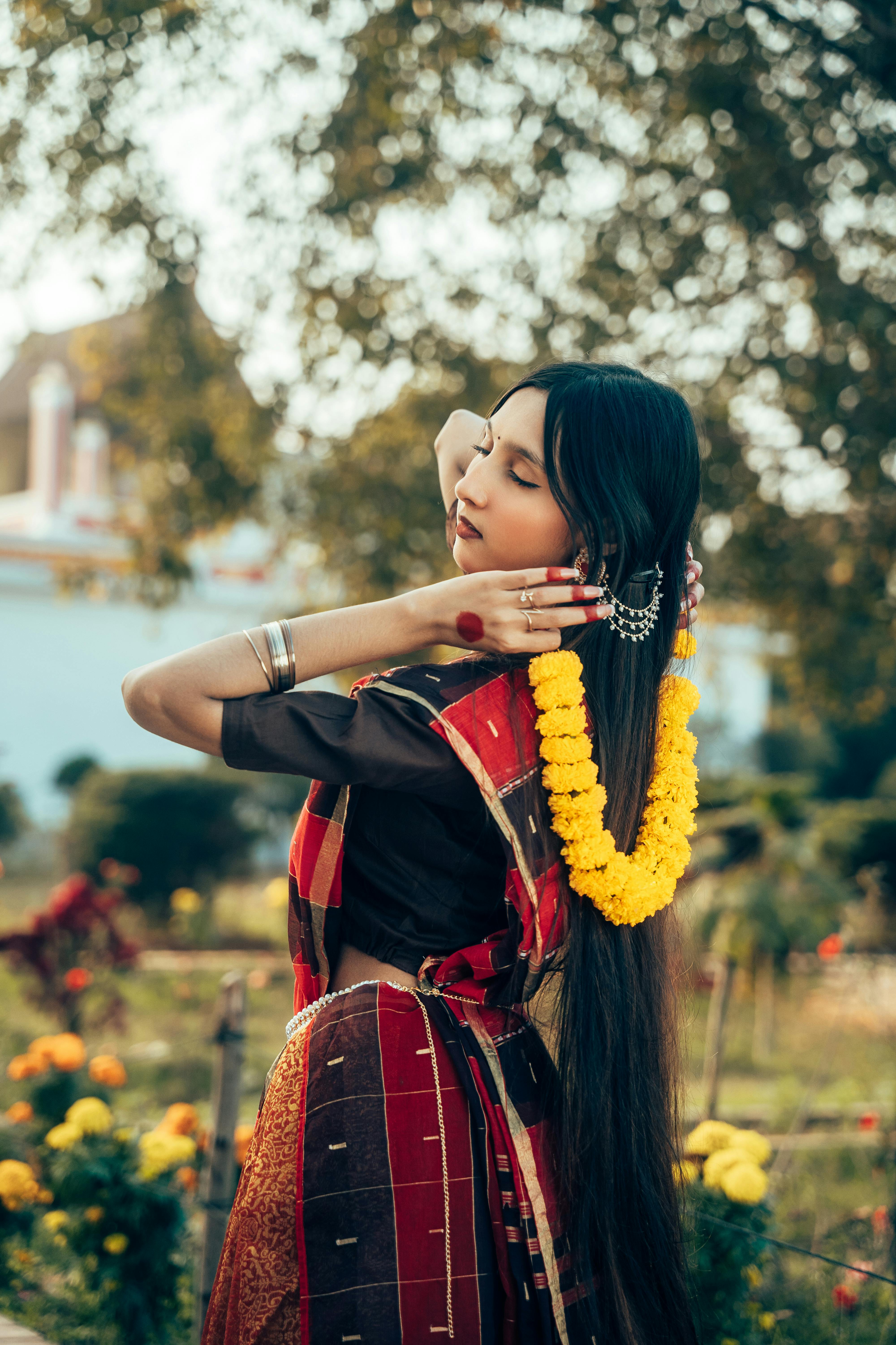 电光轨迹海报图